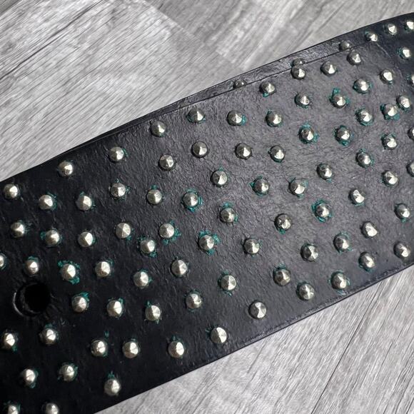 Fossil Black Leather Studded Belt Marked as a Medium - Picture 8 of 8